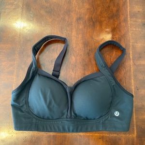 Lululemon black ta ta tamer II sports bra